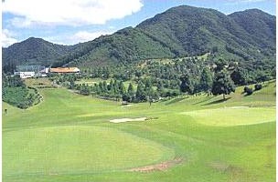 津久井湖ゴルフ倶楽部のコース風景