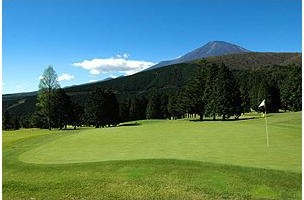 東富士カントリークラブのコース風景