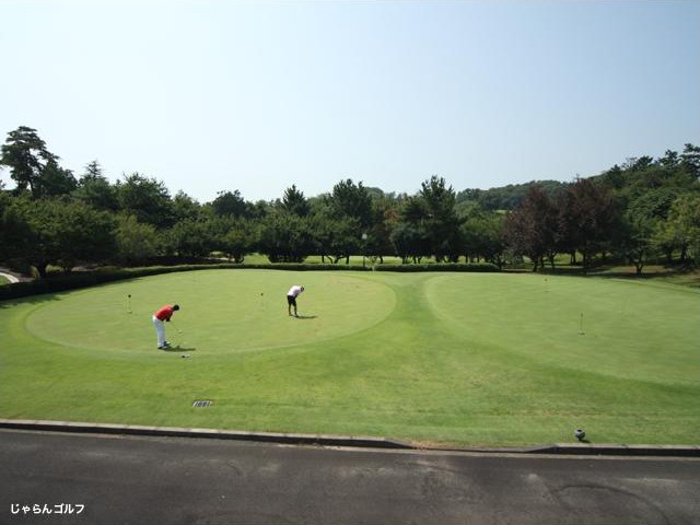 那珂カントリー倶楽部のコース風景