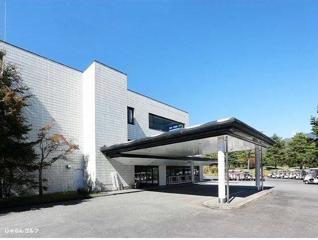 嬬恋高原ゴルフ場のコース風景