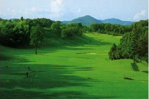 伊深の森カントリークラブのコース風景