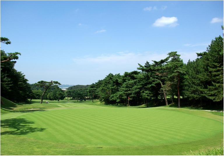 東城陽ゴルフ倶楽部のコース風景