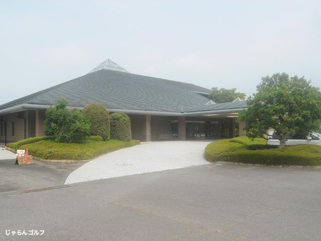 六石ゴルフ倶楽部のコース風景